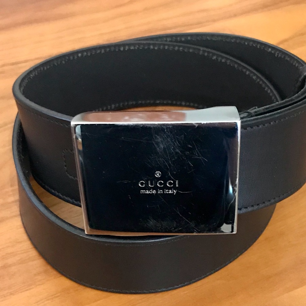 Men’s Gucci Black Leather Belt with Silver Buckle